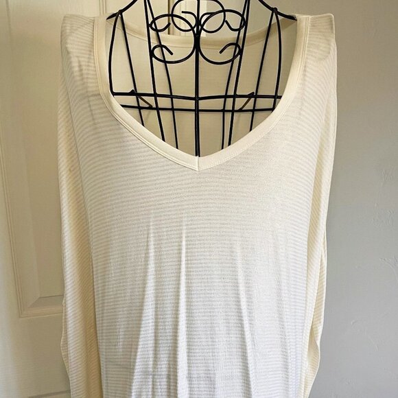 Lane Bryant Cream Poncho style top with gold stripes - Picture 1 of 6